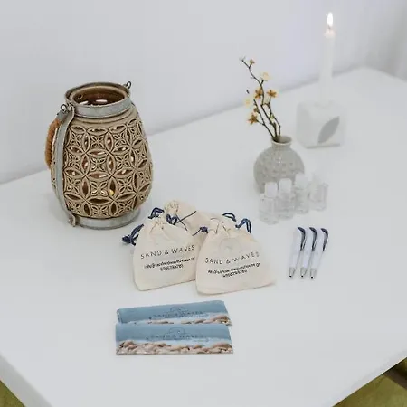 Apartment & Waves House