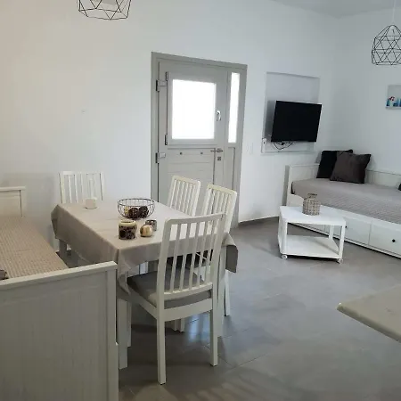 Apartment & Waves House *